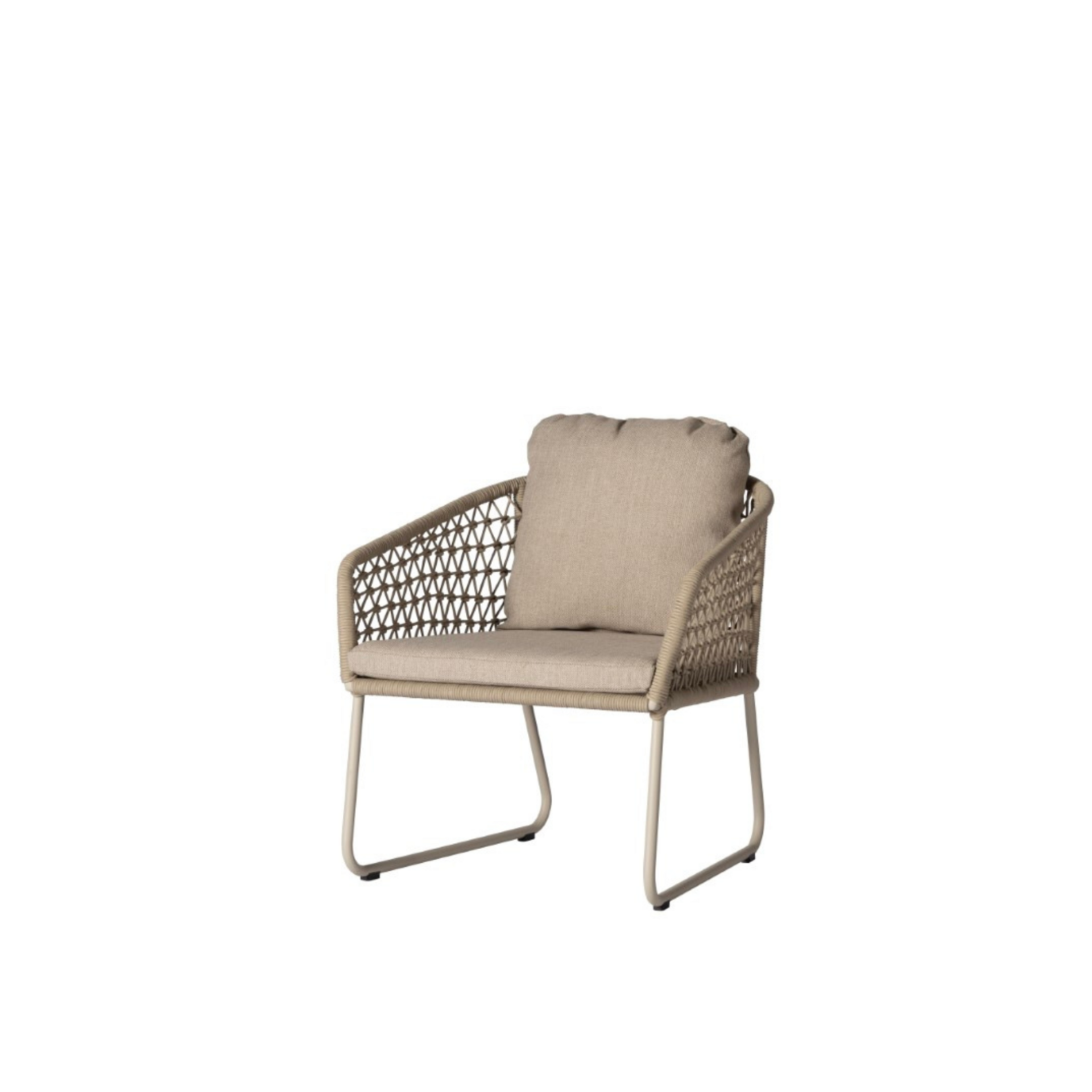 Bara low dining chair